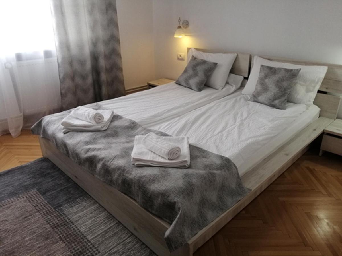 Отель Check-In Kaya Сибиу Экстерьер фото