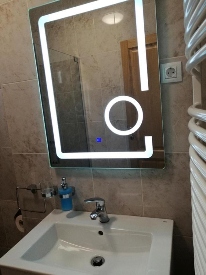 Отель Check-In Kaya Сибиу Экстерьер фото